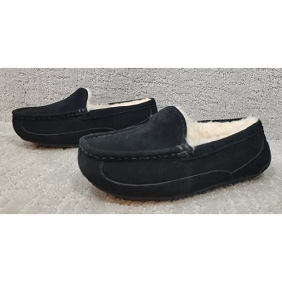 Ugg Womens Size 4MBlack Suede Slip On Flat Shearling Loafer Shoes.NEW - Picture 1 of 12